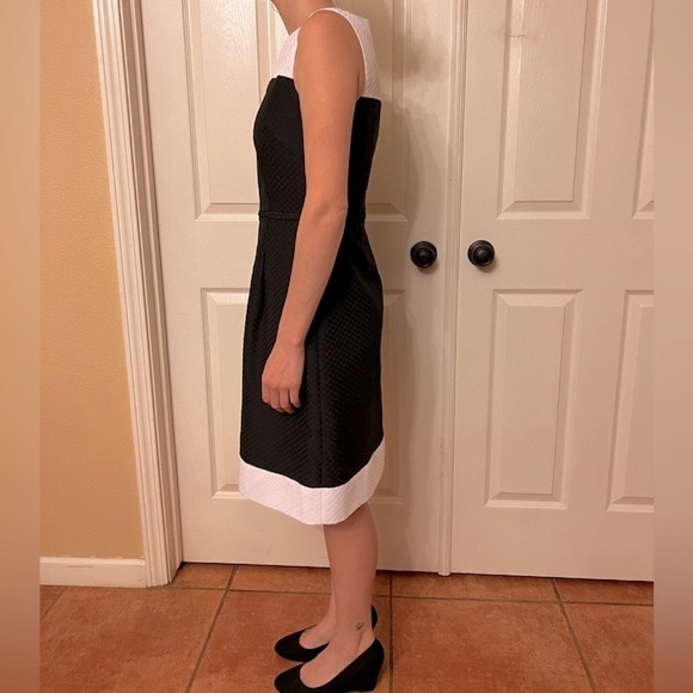 Tahari black and white cocktail dress size 2